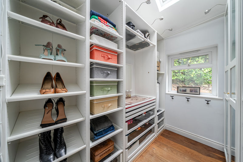 Walk in Wardrobe- click for photo gallery